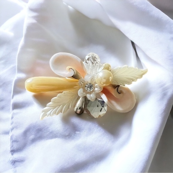 Vintage Ornate Clip on Ear Rings Wonderful Statement Earrings Shells and Beads - Picture 2 of 2